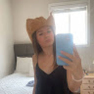 Meet your Posher, Leah